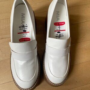 MIA Women Sz 9.5 "Dalilah" Platform Lug Sole Loafer White - some markings